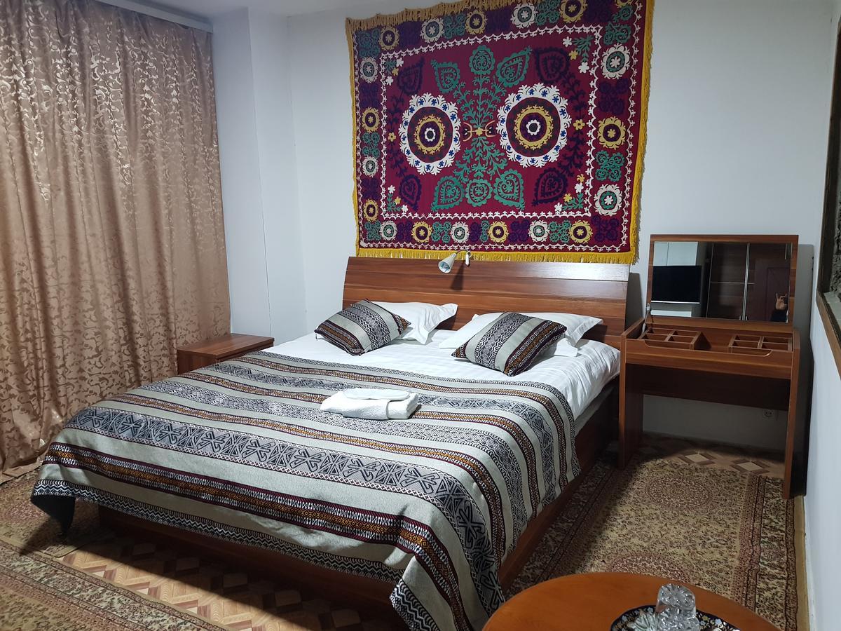 Lal Hotel Khorog Bagian luar foto