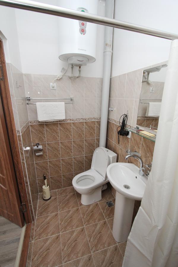 Lal Hotel Khorog Bagian luar foto