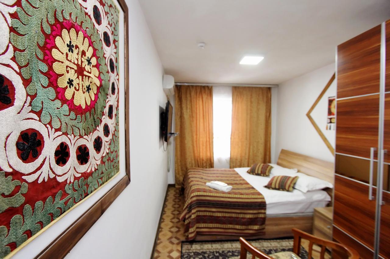 Lal Hotel Khorog Bagian luar foto