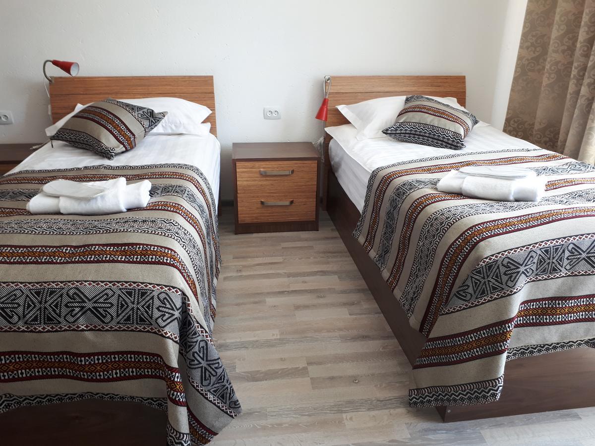 Lal Hotel Khorog Bagian luar foto