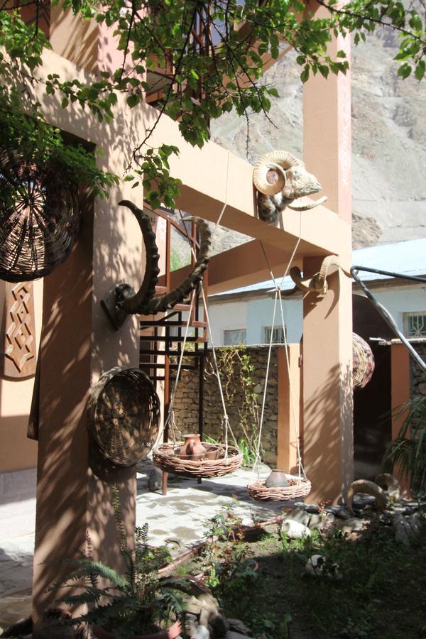 Lal Hotel Khorog Bagian luar foto