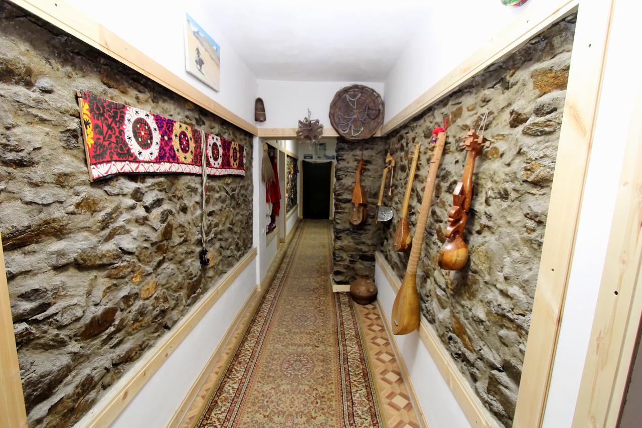 Lal Hotel Khorog Bagian luar foto