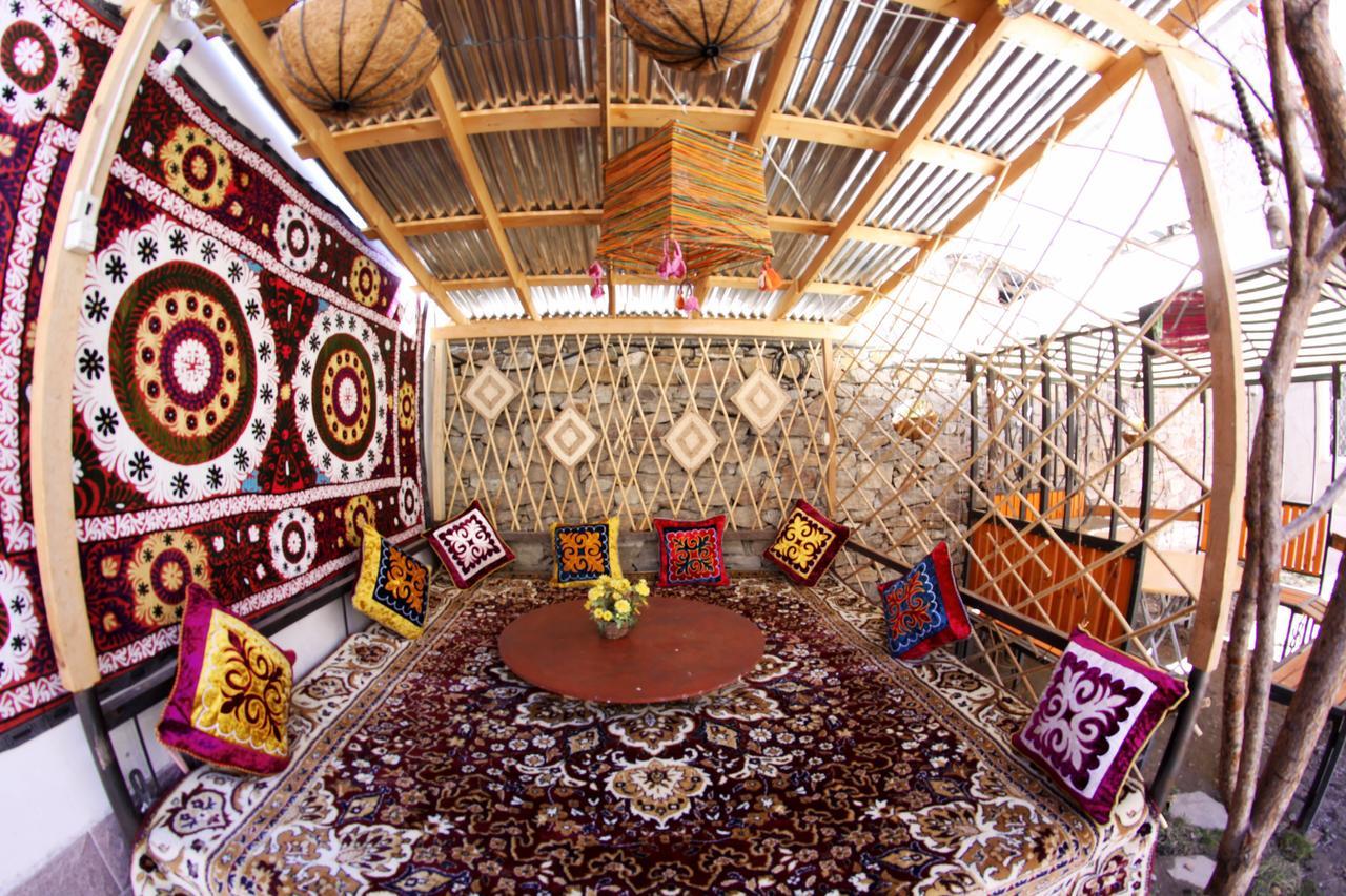Lal Hotel Khorog Bagian luar foto